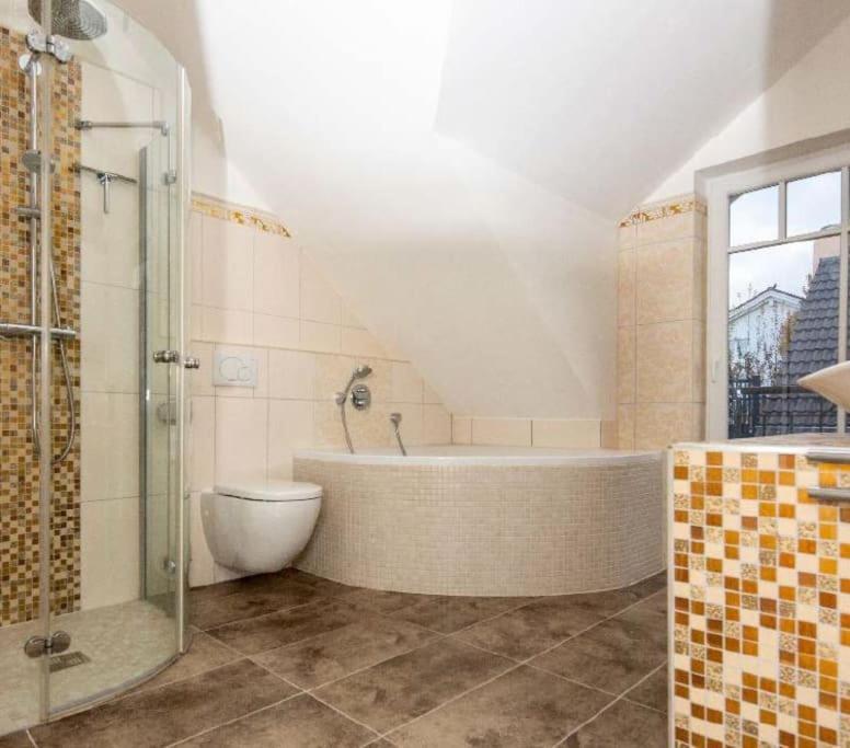 Phantastisches Haus Mit Pool Direkt In Muenchen Εξωτερικό φωτογραφία